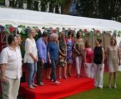 Sarah Warwick&#39;s Singing Hearts performing &#39;Noyana&#39; at theCleveland Square Party on July 6th, guests of Natacha and Angus Hudson.