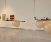 Job of the duo &#39;Upper knot open&#39; plays &#39;JANK&#39; [Cry] togetherwith the installation &#39;Tuning&#39;of Nico Parlevliet, a masterful combination of musicality. All this in the exhibition