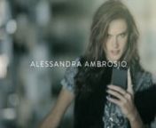 Campanha de Outono/Inverno 2015 DZARM traz a top Alessandra Ambrosio.