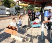 Kilis’te bayram yerine akın eden Türk ve Suriyeli çocuklar gönüllerince eğleniyor.