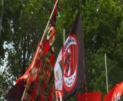 Die AC Milan hat am Montag das Training vor zahlreichen Fans wieder aufgenommen. Tausende von Anhängern kamen, um die erste Trainingseinheit des amtierenden italienischen Meisters zu sehen.