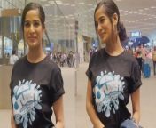 Controversy Queen Poonam pandey Spotted at Mumbai Airport, Angry Fans Reacts on the Viral video.Watch Out &#60;br/&#62; &#60;br/&#62;#PoonamPandey #PoonamPandeyAlive #ViralVideo&#60;br/&#62;~PR.128~ED.141~