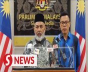 Two Bersatu Members of Parliament are willing to vacate their seats for supporting Prime Minister Datuk Seri Anwar Ibrahim if the amendments to the party&#39;s constitution require them to do so.&#60;br/&#62;&#60;br/&#62;Bukit Gantang MP Datuk Syed Abu Hussin Hafiz Syed Abdul Fasal and Gua Musang MP Mohd Azizi Abu Naim said this in a press conference at the Parliament media room on Thursday (Feb 29).&#60;br/&#62;&#60;br/&#62;Read more at http://tinyurl.com/uwb4mepn&#60;br/&#62;&#60;br/&#62;WATCH MORE: https://thestartv.com/c/news&#60;br/&#62;SUBSCRIBE: https://cutt.ly/TheStar&#60;br/&#62;LIKE: https://fb.com/TheStarOnline
