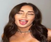 Credit: Taylor Ryan&#60;br/&#62;&#60;br/&#62;Meet the Brit raking in up to £25k a month - by working as Megan Fox lookalike.&#60;br/&#62;&#60;br/&#62;Taylor Ryan, 26, is making a tidy sum by imitating the Hollywood star - after previously working as a van driver and barista.&#60;br/&#62;&#60;br/&#62;She quit Costa Coffee to become a full-time double in 2020 and now carries out fan requests for serious cash.&#60;br/&#62;&#60;br/&#62;Taylor, from Exeter, says she loves her job - but it is much harder work than people assume.&#60;br/&#62;&#60;br/&#62;She regularly does thirteen-hour days and logs on at weekends to film specialist videos.&#60;br/&#62;