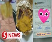 Following an inspection by the Health Ministry through the Food Safety and Quality Programme (FSQP), a negligent murtabak trader at a Ramadan bazaar was found in breach of food handling after a piece of rag were found in the delicacy.&#60;br/&#62;&#60;br/&#62;Read more at https://tinyurl.com/vpz2vmwk&#60;br/&#62;&#60;br/&#62;WATCH MORE: https://thestartv.com/c/news&#60;br/&#62;SUBSCRIBE: https://cutt.ly/TheStar&#60;br/&#62;LIKE: https://fb.com/TheStarOnline