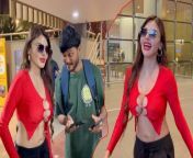 Bold Sherlyn Chopra arrives at the airport donning a red hot attire on her birthday. The actress thanked the media for the best wishes but shockingly 2 fans made Sherlyn feel uncomfortable with their weird gestures during her picture session.