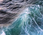 Big ocean waves crashing with eachother from mallu sindhu blue film