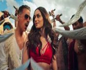 The recently released super-hit third song, Wallah Habibi, from the Akshay Kumar and Tiger Shroff starrer Bade Miyan Chote Miyan is sure to ignite an irresistible urge to hit the dance floor. The song is quite powerful. Manushi and Alaya F are seen with Akshay Kumar and Tiger Shroff in this song. The dynamic style of both of them can be seen in the song &#39;Wallah Habibi&#39;.&#60;br/&#62;&#60;br/&#62;#BadeMiyanChoteMiyan #akshaykumar #tigershroff #bollywood #trending #viralvideo#bollywoodnews