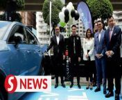 Private companies are welcome to invest in providing electric vehicle (EV) charging facilities nationwide, says Anthony Loke.&#60;br/&#62;&#60;br/&#62;At the launch of the EVlution’s nationwide EV charging stations rollout on Tuesday (April 16), the Transport Minister also said decarbonising the transport industry was an important aspect for Malaysia to meet the commitment of net-zero emissions by 2050.&#60;br/&#62;&#60;br/&#62;Loke added that the ministry was also looking at updating the road tax mechanism for EVs, with this to be announced in early May.&#60;br/&#62;&#60;br/&#62;Read more at https://tinyurl.com/2hdrfu5y&#60;br/&#62;&#60;br/&#62;WATCH MORE: https://thestartv.com/c/news&#60;br/&#62;SUBSCRIBE: https://cutt.ly/TheStar&#60;br/&#62;LIKE: https://fb.com/TheStarOnline&#60;br/&#62;