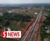 The China-Laos Railway is taking measures to ensure the smooth flow of travelers, amid a surge of passenger traffic during the ongoing Lao New Year holiday.&#60;br/&#62;&#60;br/&#62;WATCH MORE: https://thestartv.com/c/news&#60;br/&#62;SUBSCRIBE: https://cutt.ly/TheStar&#60;br/&#62;LIKE: https://fb.com/TheStarOnline