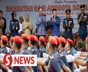Prime Minister Datuk Seri Anwar Ibrahim has lambasted certain parties for questioning the government&#39;s intent to offer a 13% hike in civil servants’ salaries.&#60;br/&#62;&#60;br/&#62;Speaking at the launch of the World Firefighters Day celebration in Perak on Saturday (May 4), Anwar said such an action should not be disputed because the increase is in recognition of the contribution and sacrifices by government personnel such as those from the Fire and Rescue Department.&#60;br/&#62;&#60;br/&#62;Read more at https://shorturl.at/vDQT0&#60;br/&#62;&#60;br/&#62;WATCH MORE: https://thestartv.com/c/news&#60;br/&#62;SUBSCRIBE: https://cutt.ly/TheStar&#60;br/&#62;LIKE: https://fb.com/TheStarOnline